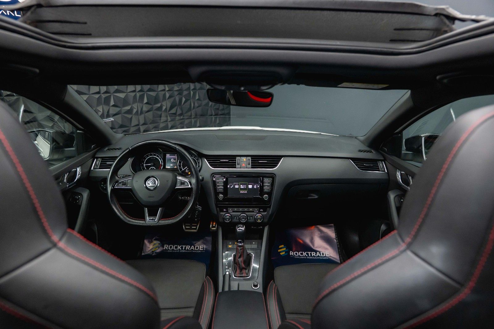 Fahrzeugabbildung SKODA Octavia 2.0 TDI RS 4x4 Performance *Pano*ACC*LED