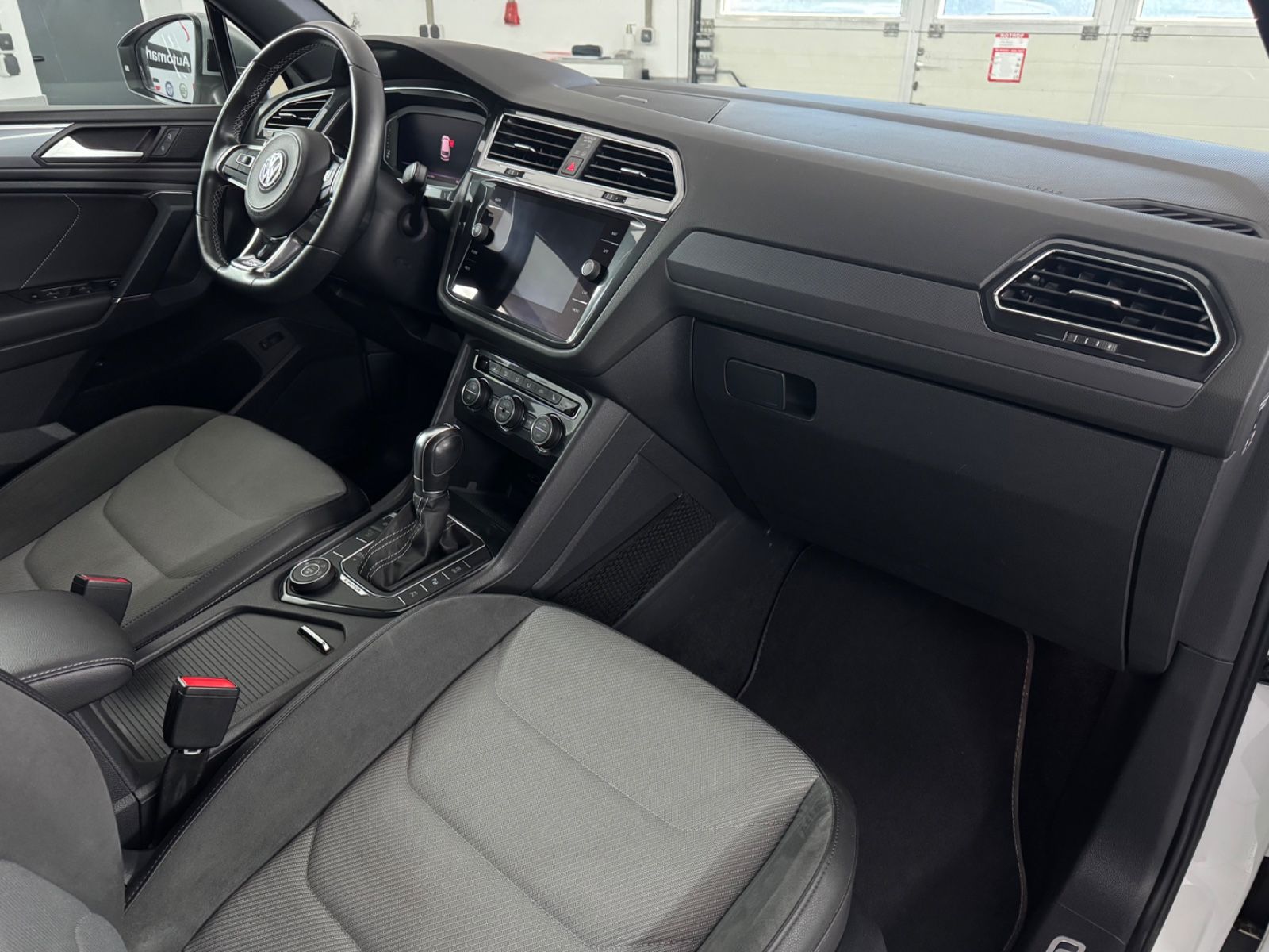 Volkswagen Tiguan Allspace R-Line 4Motion 2.0TSI AHK 360 foto 13