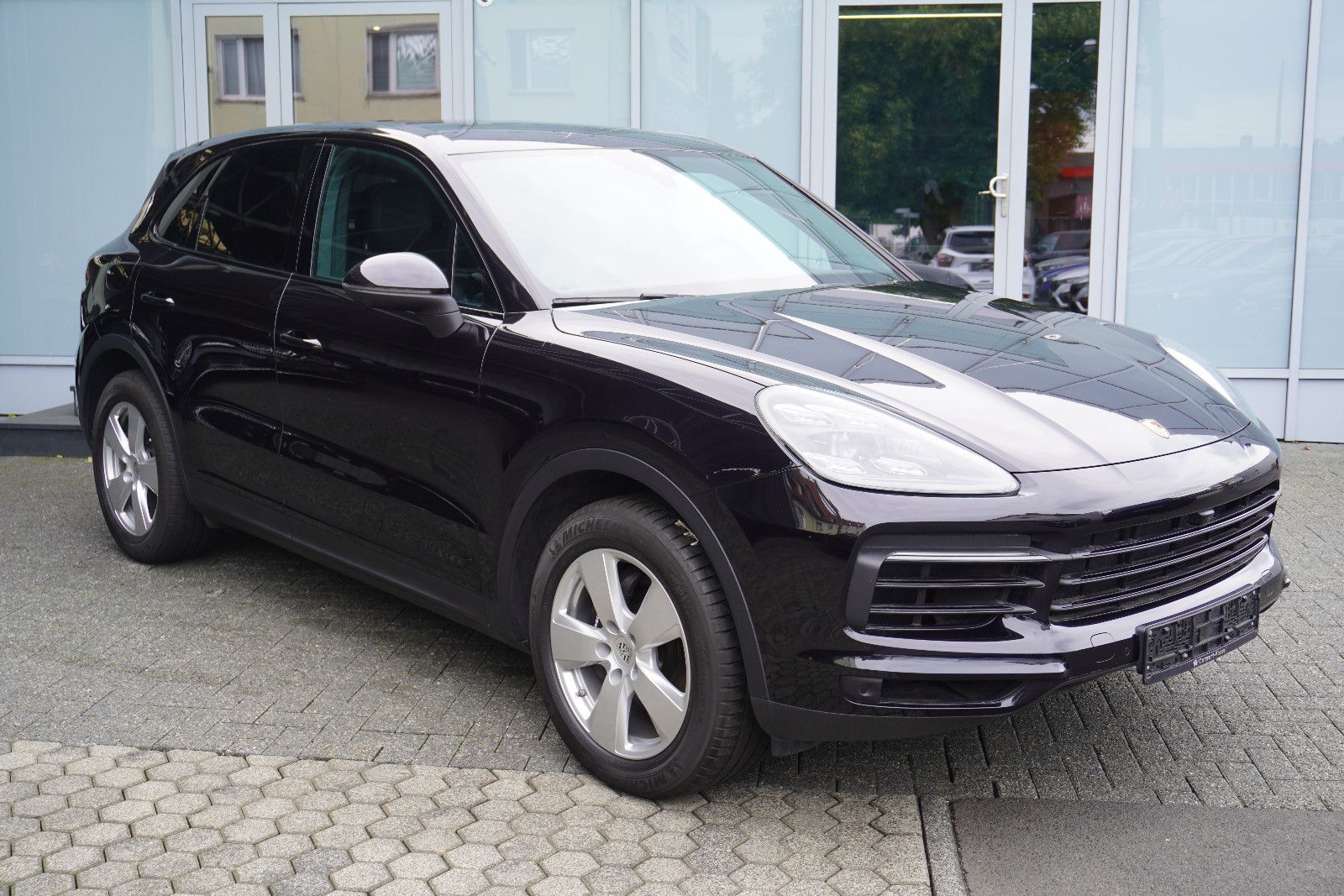 Porsche Cayenne - 1