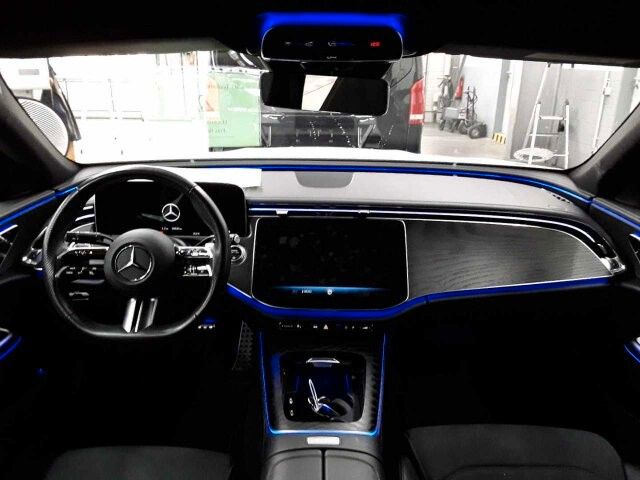 Fahrzeugabbildung Mercedes-Benz E 220 d AMG AHK+DISTR+MEMORY+DIGITAL+360°