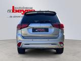 Mitsubishi Outlander Plug-in Hybrid 2.4 TOP 4WD AHK - Mitsubishi Outlander: 2.2
