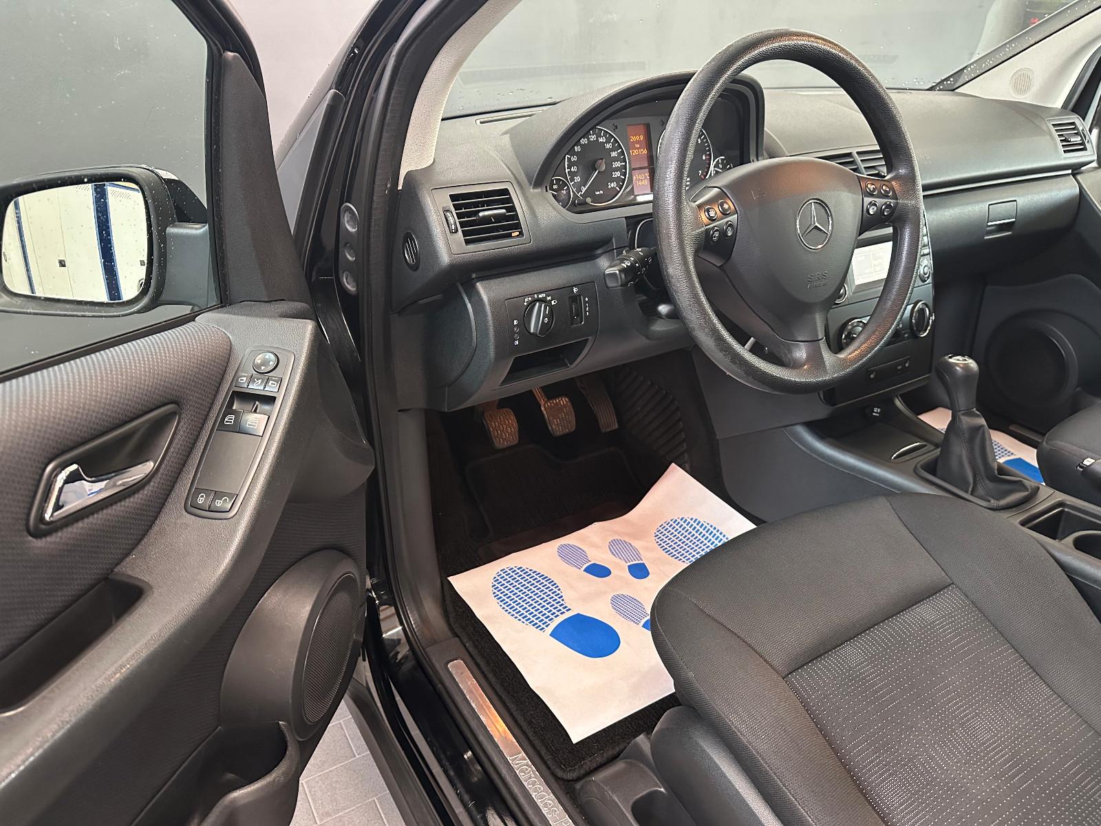 Mercedes-Benz A170 2009 — photo 9