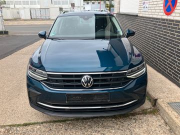 Volkswagen Tiguan - 2
