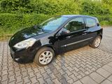 Renault Clio Yahoo! 1.2 16V 75 Yahoo! - Renault Clio mit Benzin-Antrieb: Limousine, Yahoo