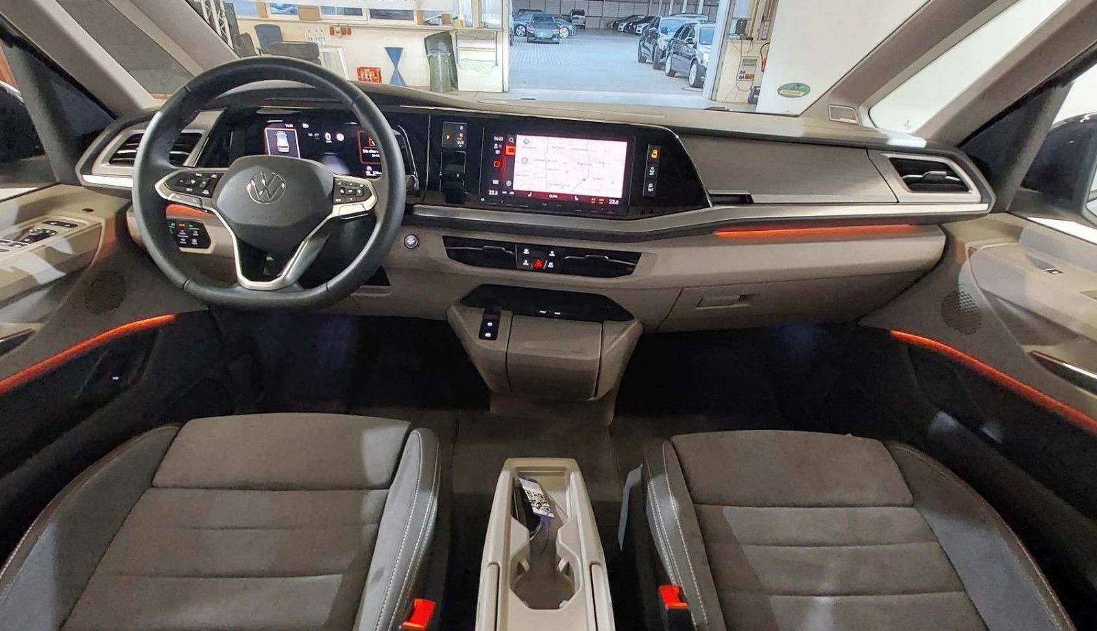 Fahrzeugabbildung Volkswagen T7 Multivan 2.0 TSI DSG Lang Edition °360°STHZ°