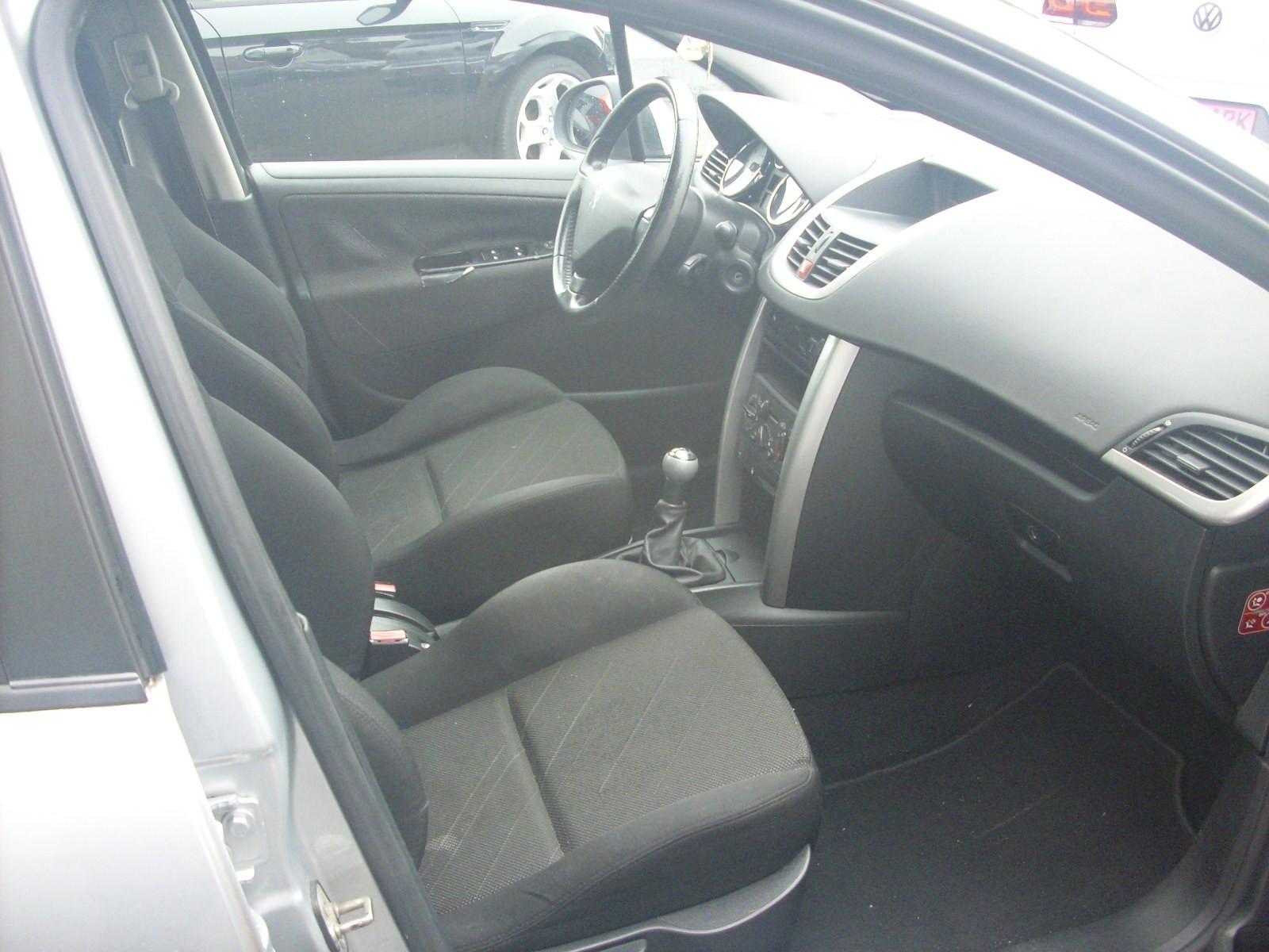 Peugeot 207 2007 — photo 8