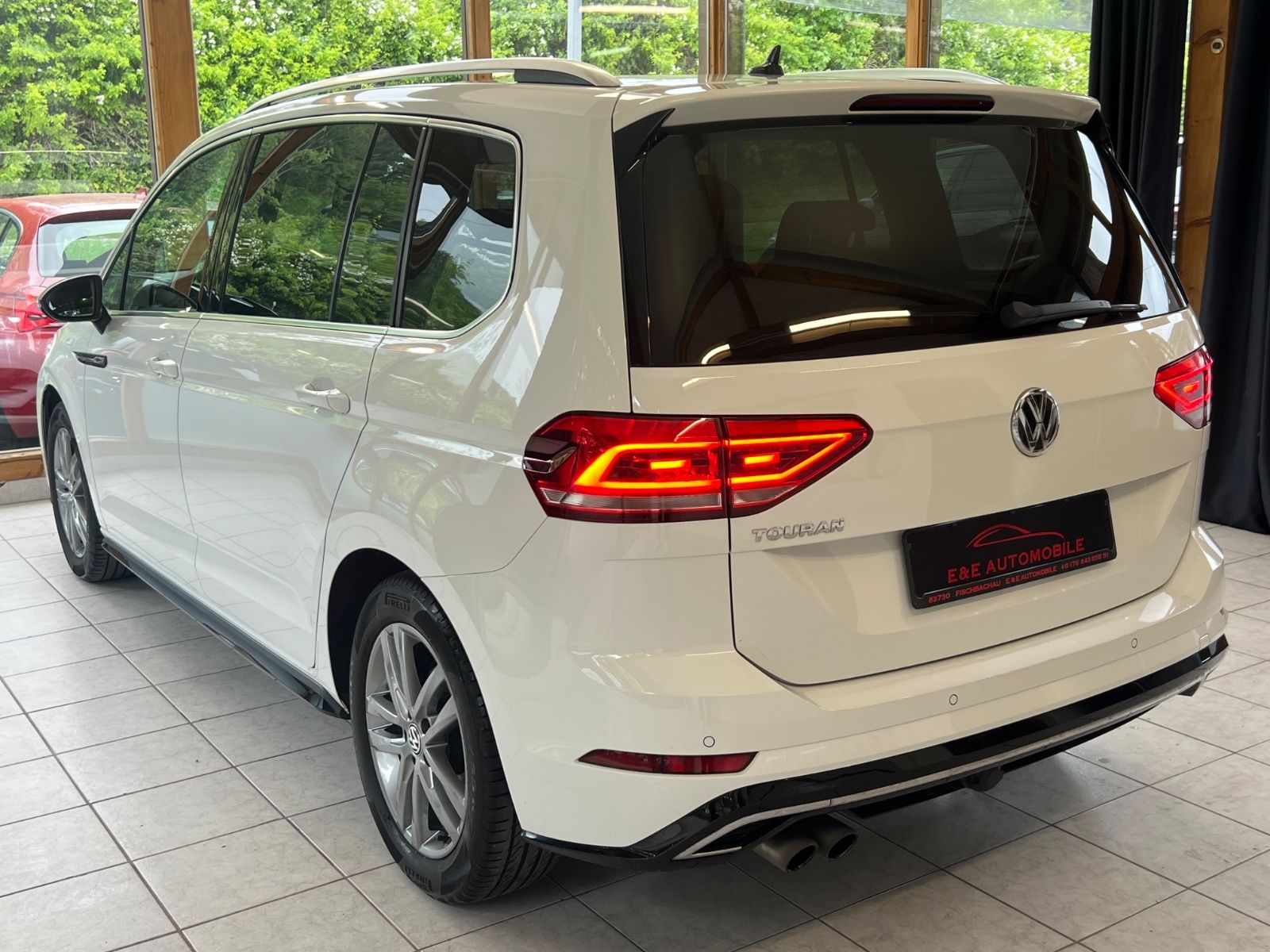 Volkswagen Touran Highline R-LINE DSG ACC AHK PDC 7-SITZER foto 4