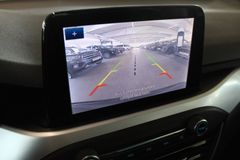 Fahrzeugabbildung Ford Focus Turnier Cool&Connect CAM PDC LED WinterPak