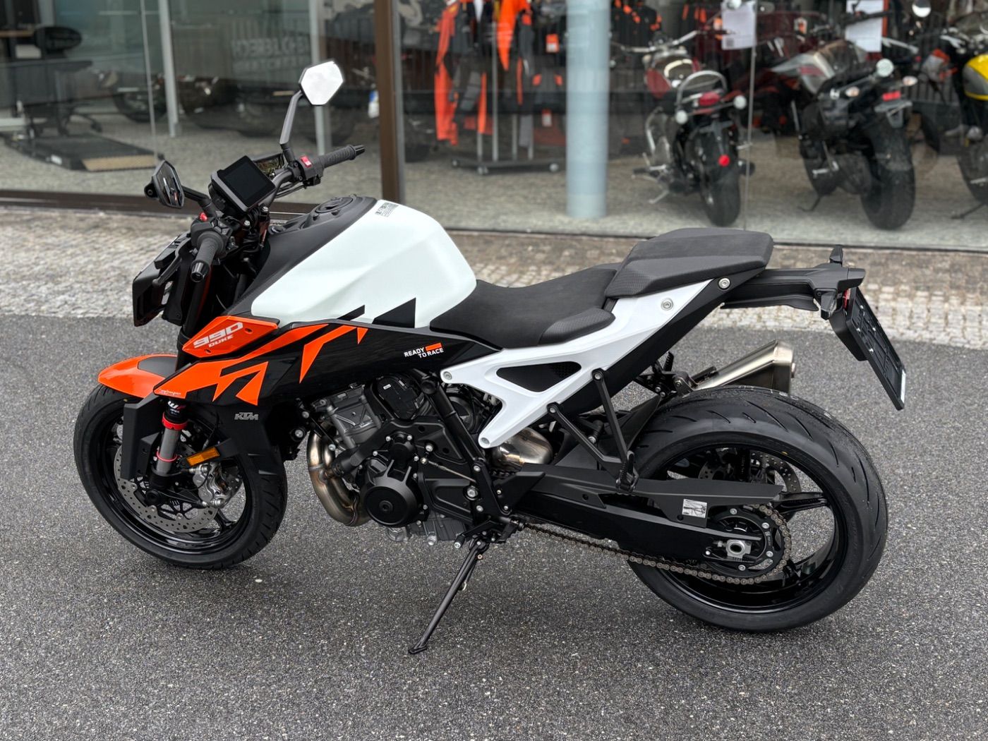 Fahrzeugabbildung KTM 990 Duke Modell 2026
