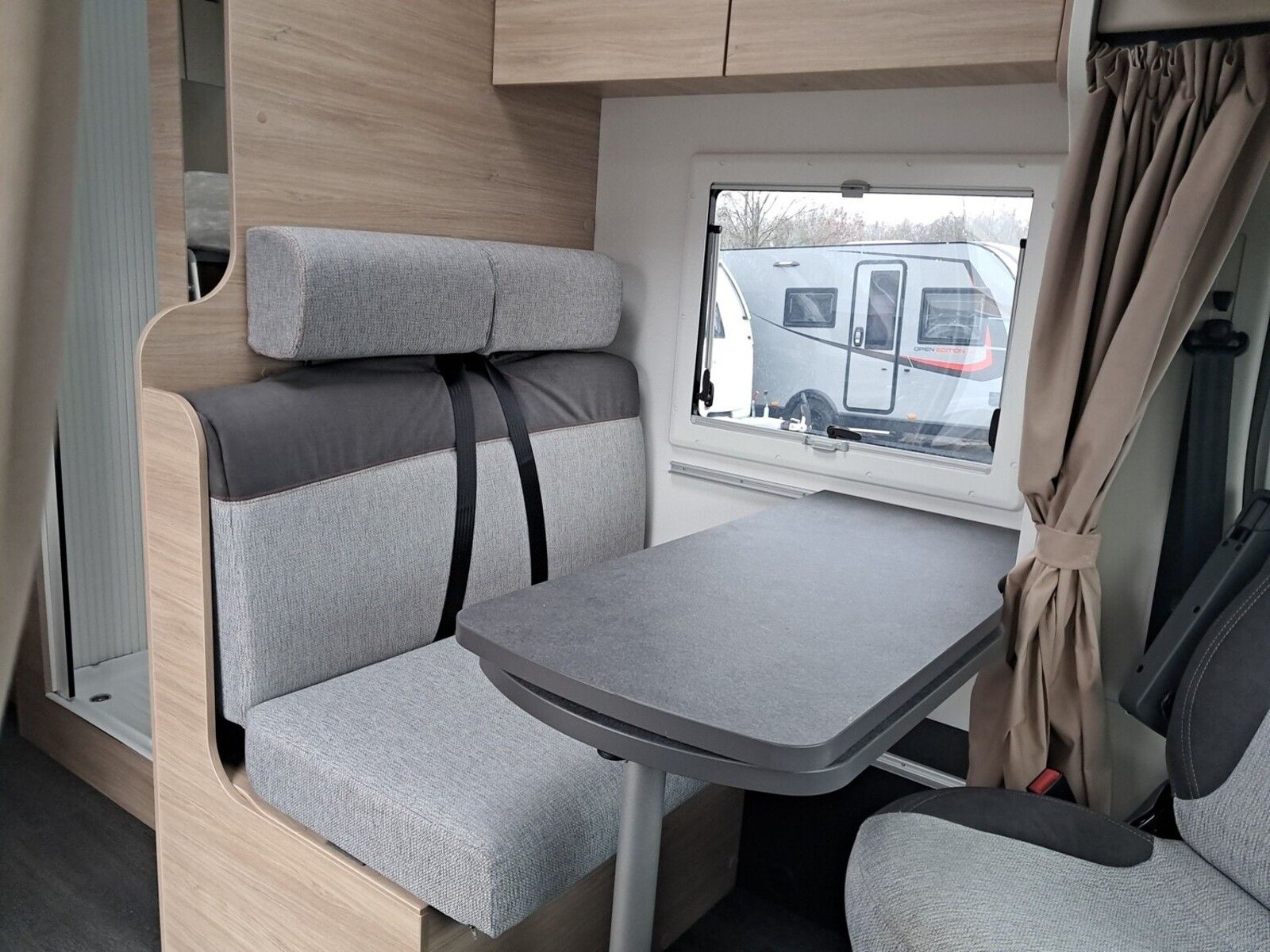 Fahrzeugabbildung Chausson Alkoven C514 First Line  Markise,Navi,RK,Solar