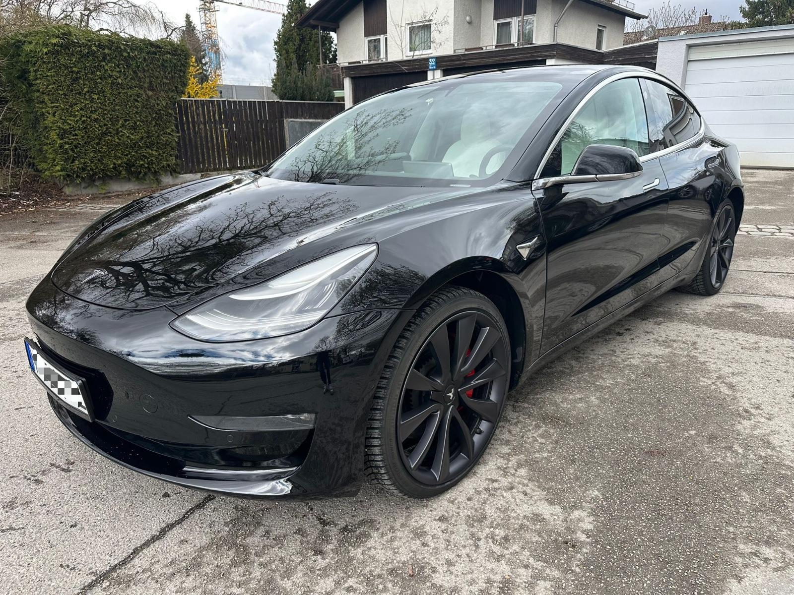 Tesla Model 3 Performance Dual Motor Pano Auto Pilot