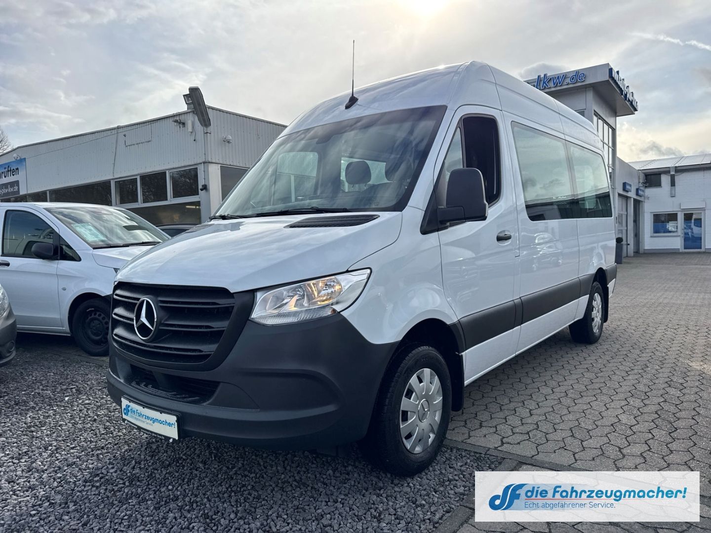 Fahrzeugabbildung Mercedes-Benz Sprinter III Tourer 311 CDI L2 VI Totwinkelassis
