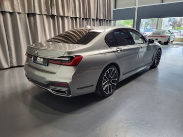 BMW 750 - 4