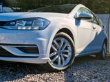 Volkswagen Golf VII Variant METALLIC WEISS Business-Paket - mit Benzin-Antrieb: Kombi, Metallic