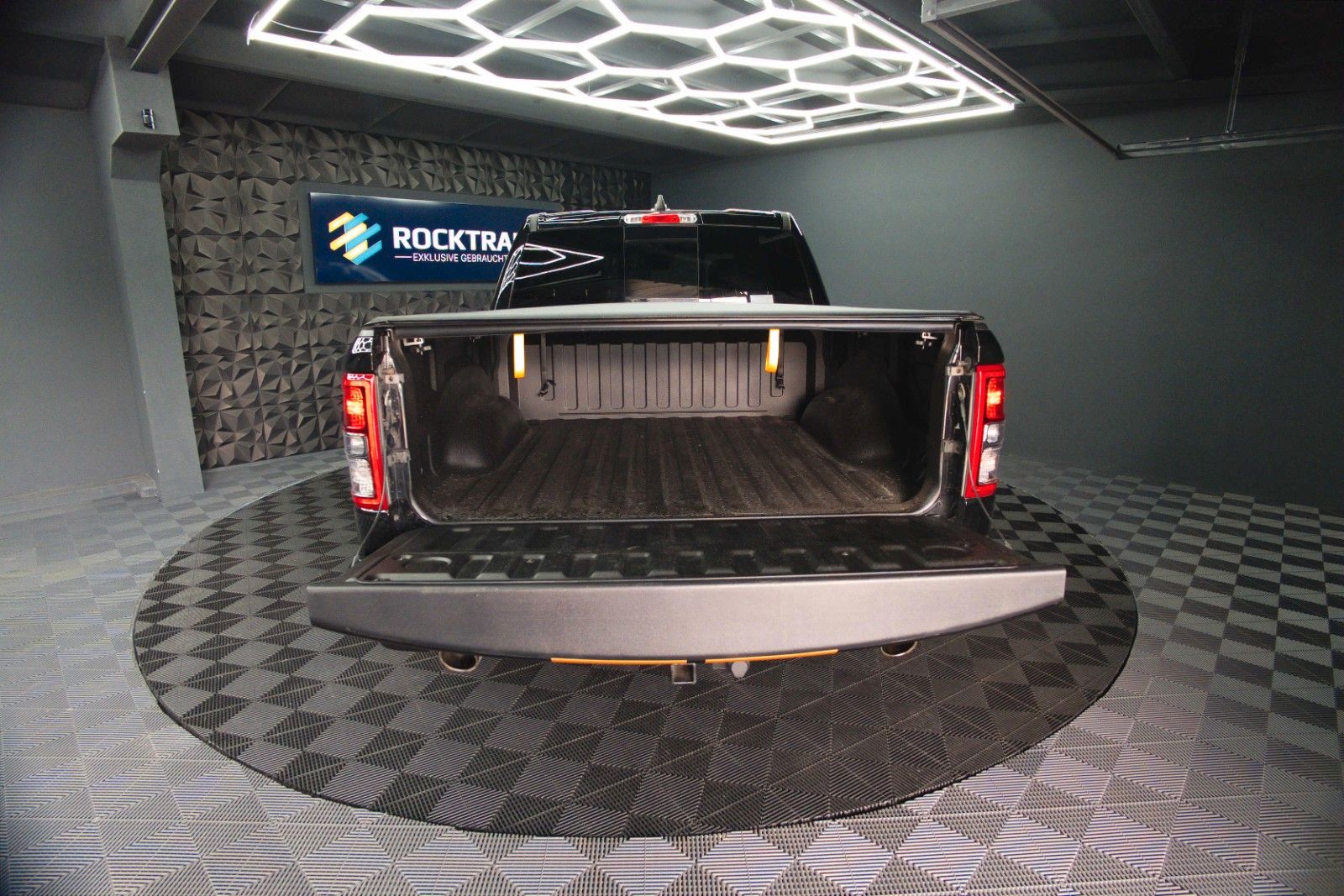 Fahrzeugabbildung Dodge RAM 5.7 V8 HEMI 4x4 OFFROAD Night RAPTOR 19%