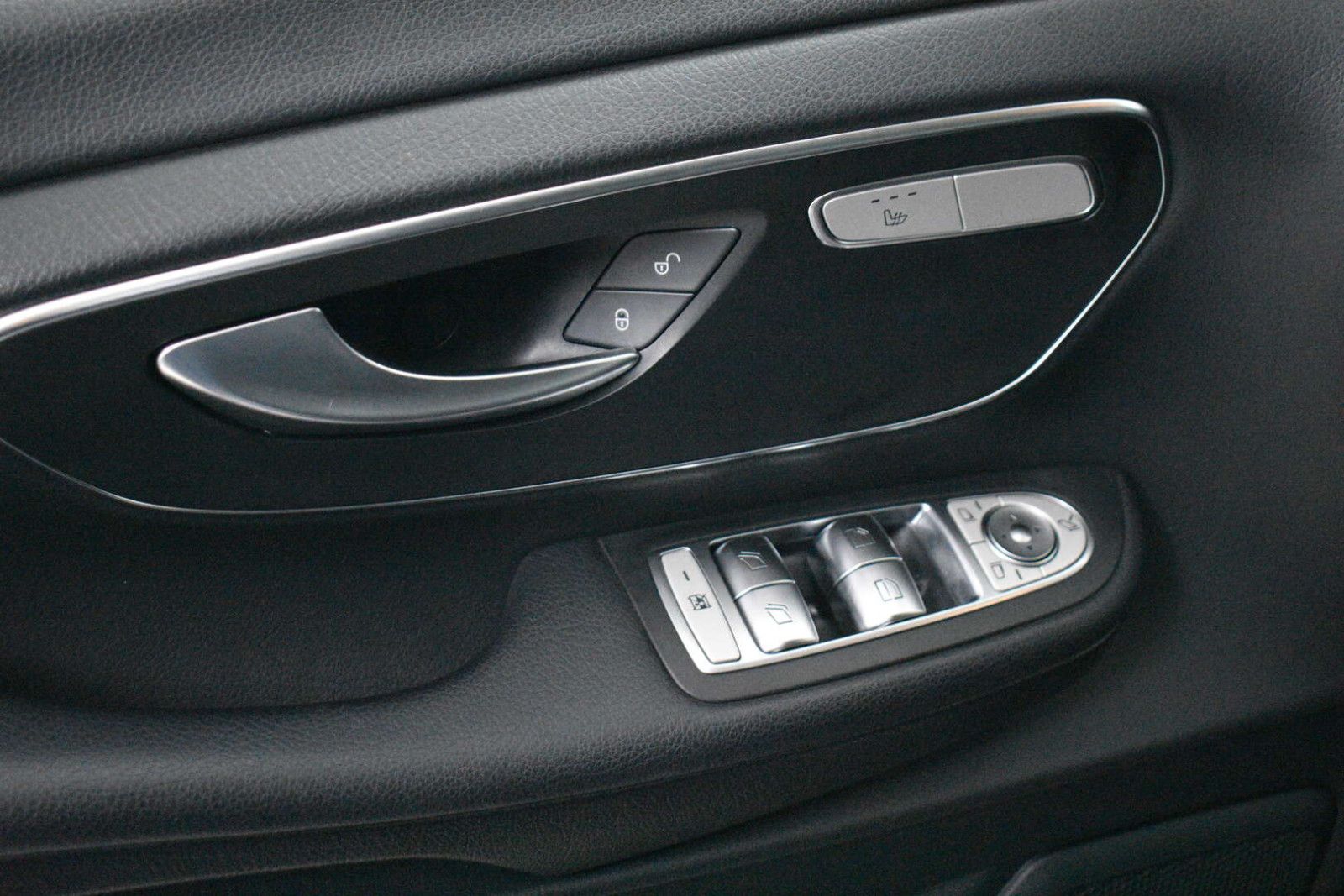 Fahrzeugabbildung Mercedes-Benz V300d 4Mat Edit Extralang AMG 19"+NIGHT+AHK+LED+