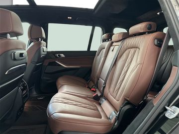 BMW X7 - 10