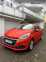 Peugeot 208 |  PureTech 1.2 Liter | TÜV 07... - Peugeot 208 Gebrauchtwagen in Frankfurt