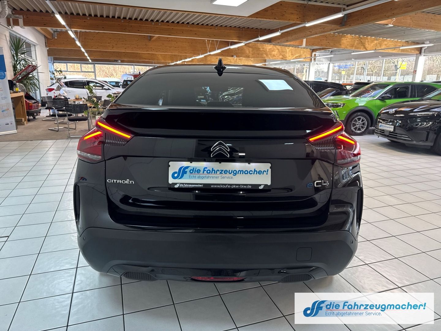 Fahrzeugabbildung Citroën C4 E- Shine HUD Navi 360 Kamera LED Apple CarPla