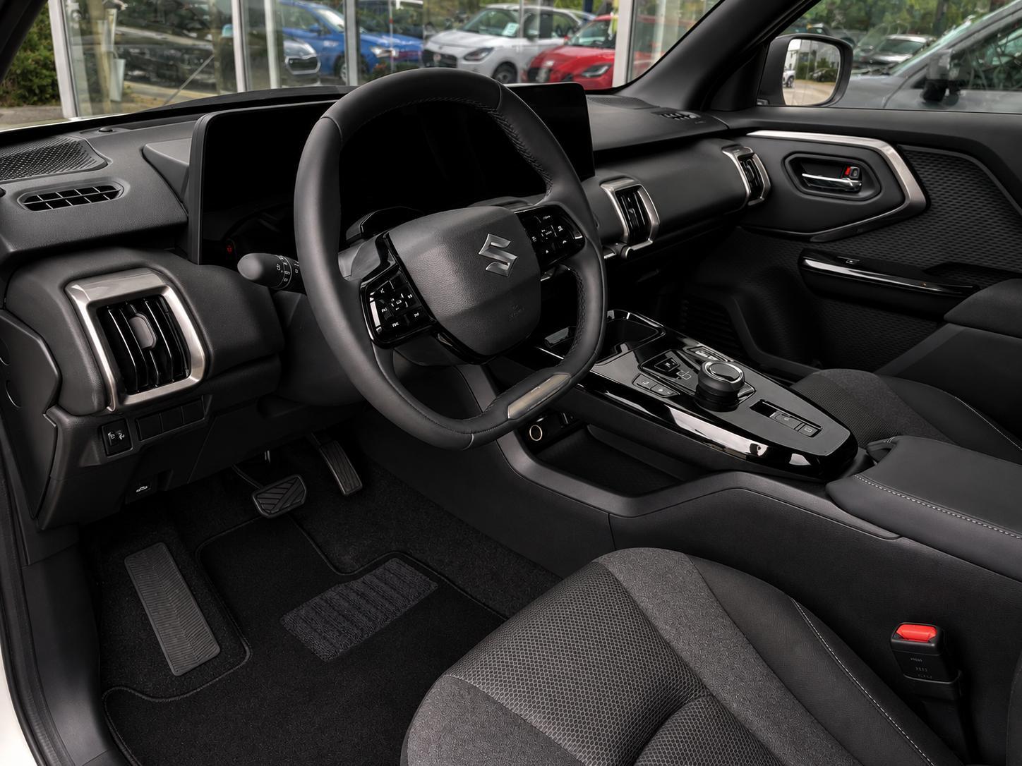 Suzuki e Vitara Club eAxle  106 kW (144 PS) 49 kWh-B...