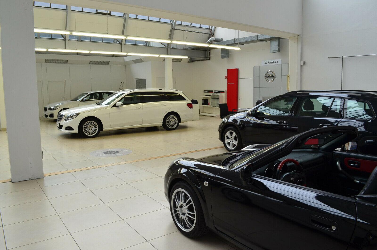 showroom-image-top
