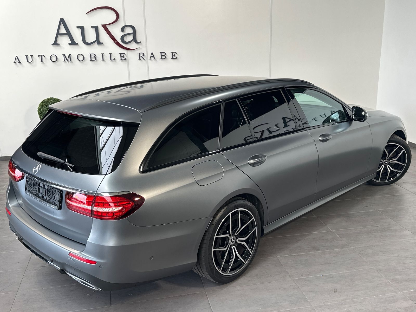 Fahrzeugabbildung Mercedes-Benz E 400d T 4Matic AMG-Line NAV+LED+360GRAD