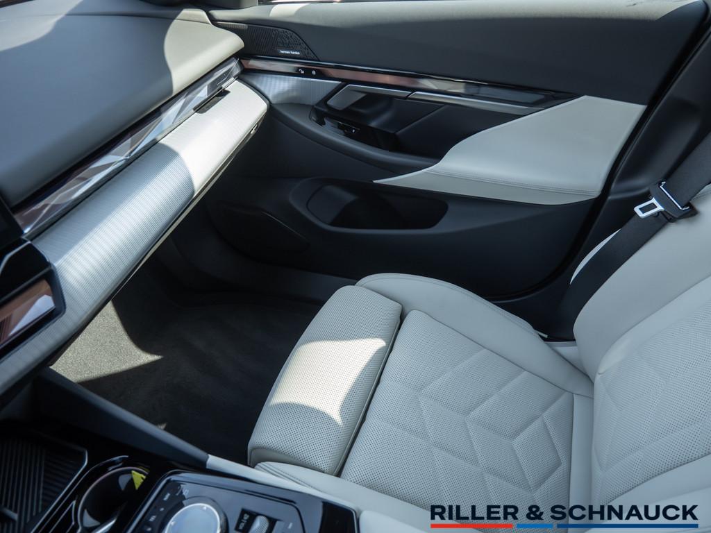 BMW 530e M-Sport NAVI AHK ACC HUD SITZBELÜFTUNG 360°