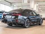 BMW i5 M60 xDrive AHK Pano DAProf PAProf Bowers & Wi - BMW i5 mit Panoramadach