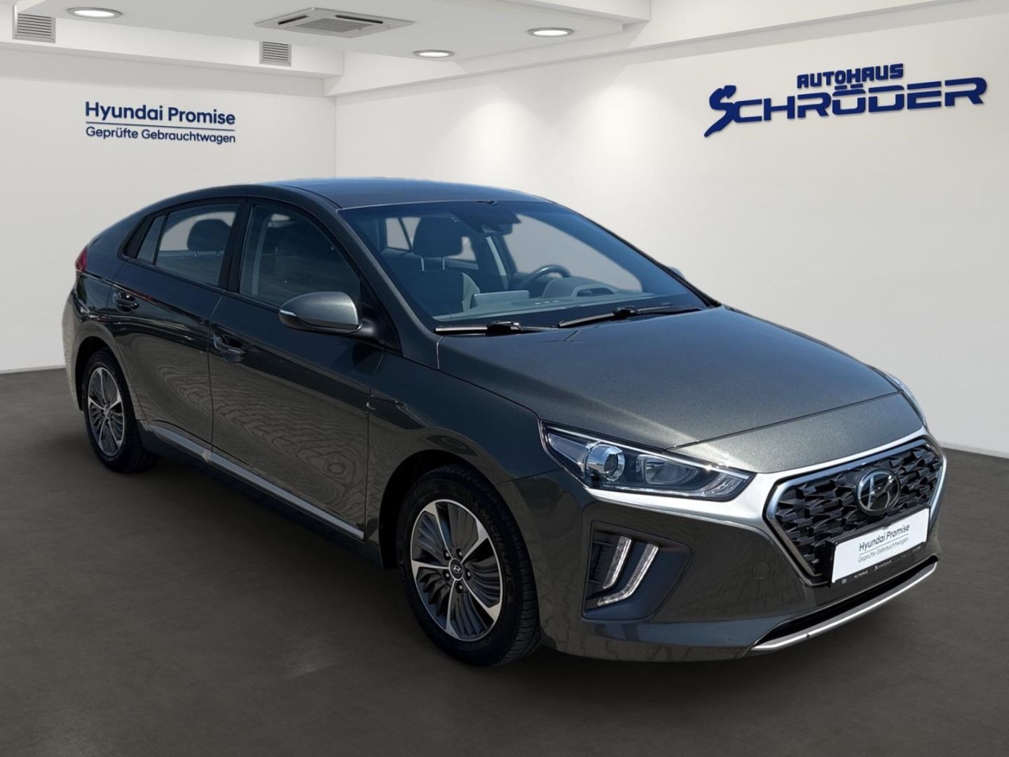 Fahrzeugabbildung Hyundai IONIQ Plug-in Hybrid Trend  Rückfahrkamera