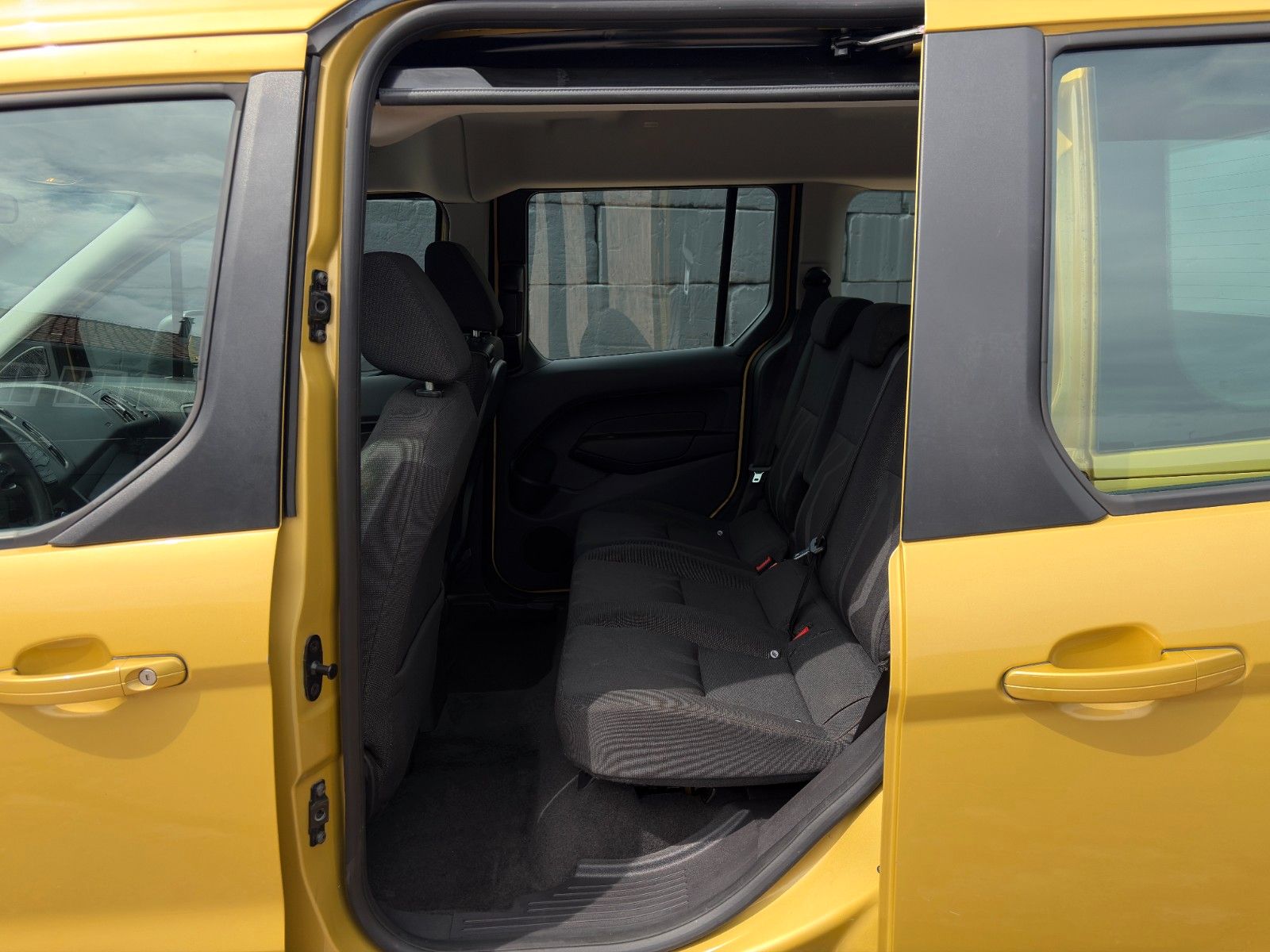 Fahrzeugabbildung Ford Tourneo Connect 1.0 EB Trend Klima Zahnr. neu