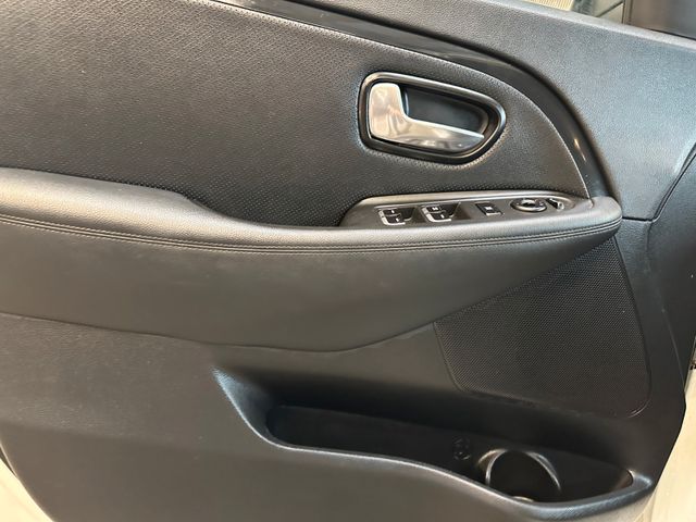 Kia Carens UEFA Euro 2016 *2. Hand*Klima*Kamera*Navi