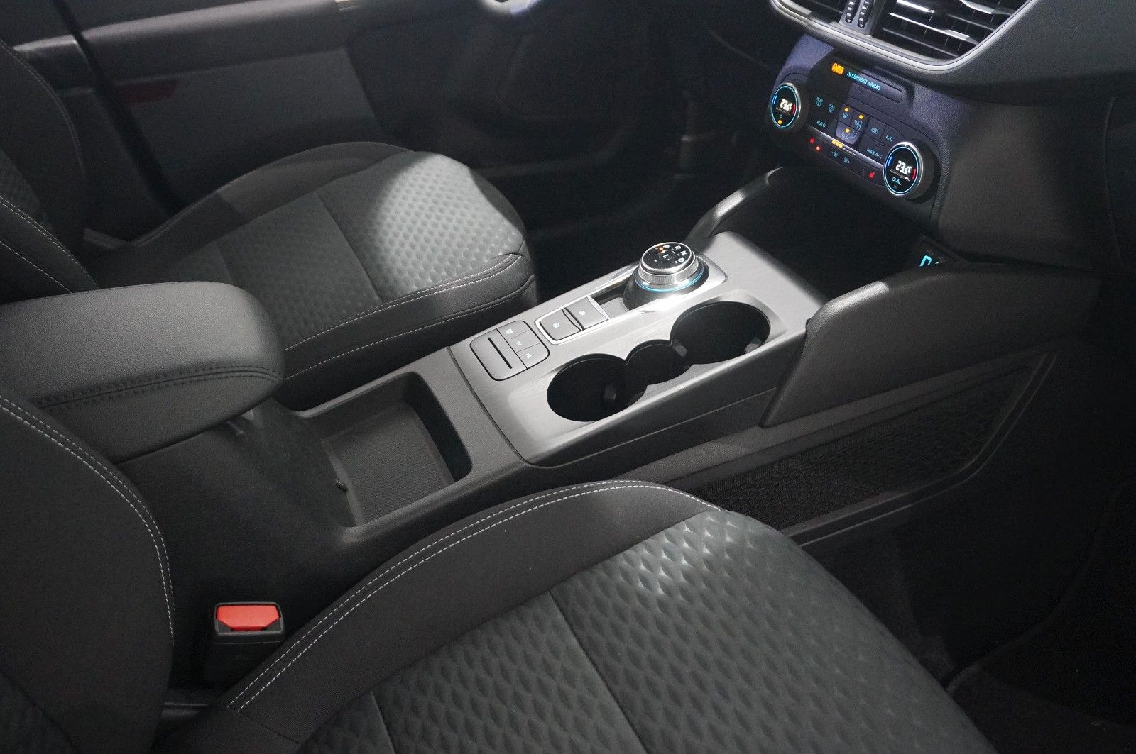 Fahrzeugabbildung Ford Kuga 2.5 HYBRID COOL & CON. NAVI/LED/SPORT/DAB+