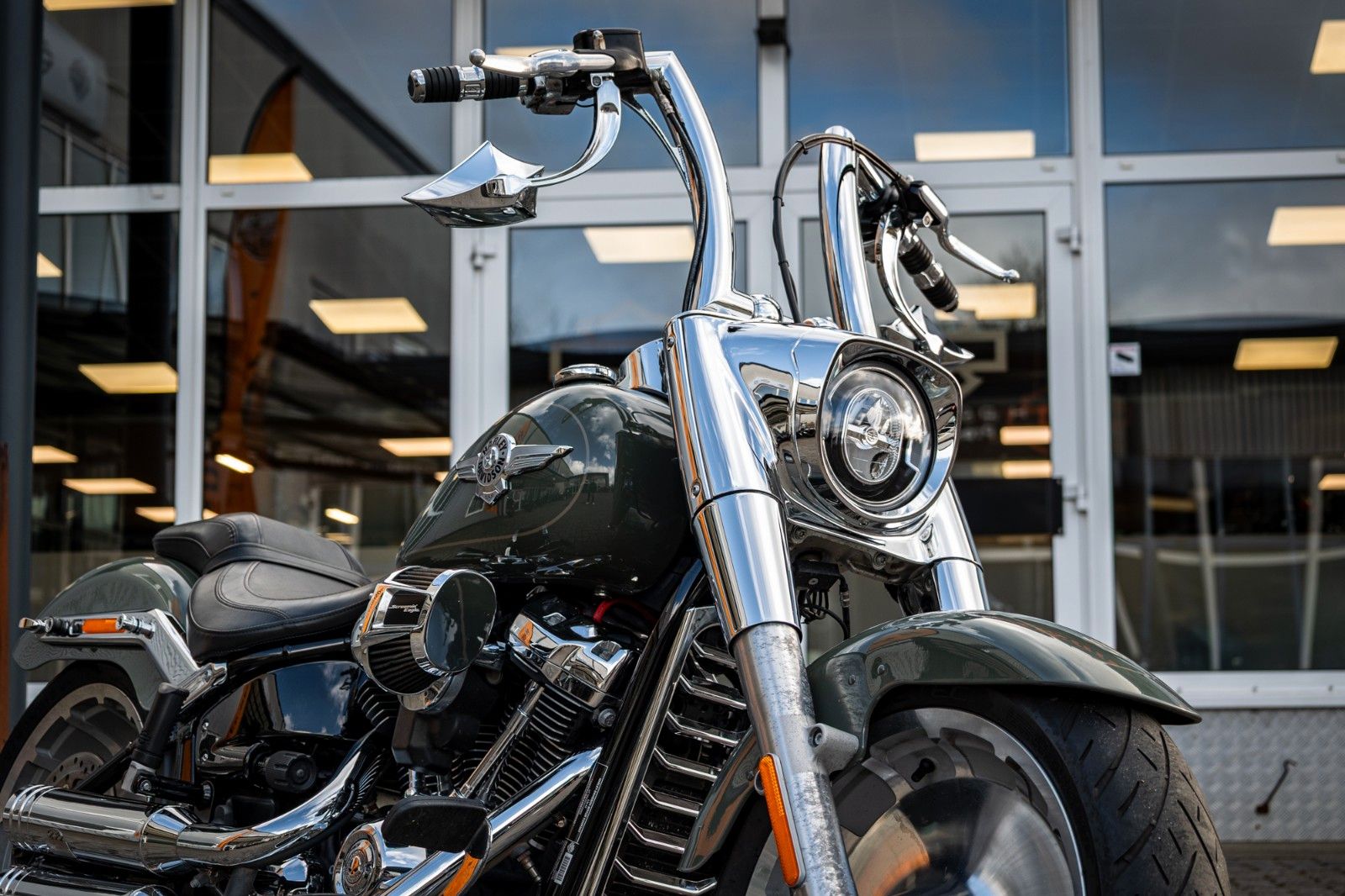 Fahrzeugabbildung Harley-Davidson FLFBS Fat Boy Softail 114 - Jekill & Hyde -