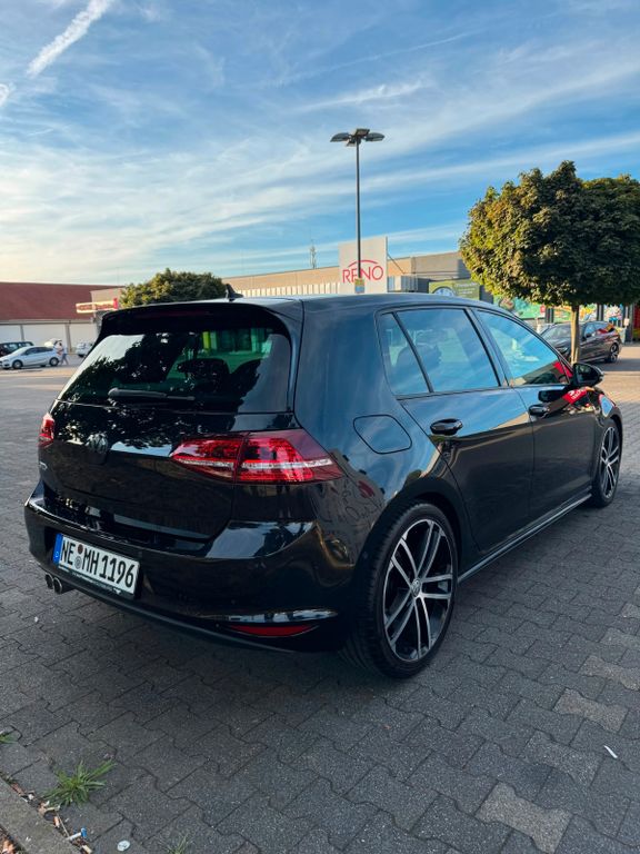 Image of Volkswagen Golf