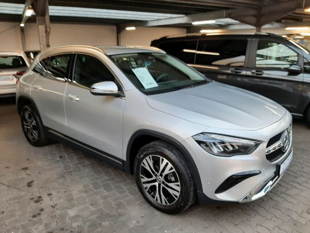 Mercedes-Benz GLA 180 D 8G Progressive Line Advanced