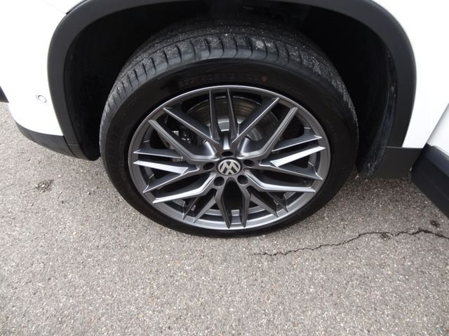 Fahrzeugabbildung Volkswagen Tiguan Sport Style 4Motion/Xenon/SitzH/PDC/Leder