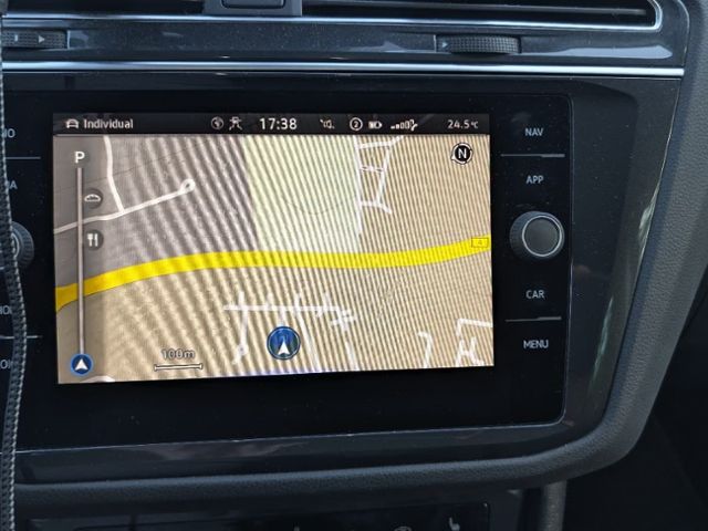 Fahrzeugabbildung Volkswagen Tiguan Life Active 1,5 l TSI DSG Active