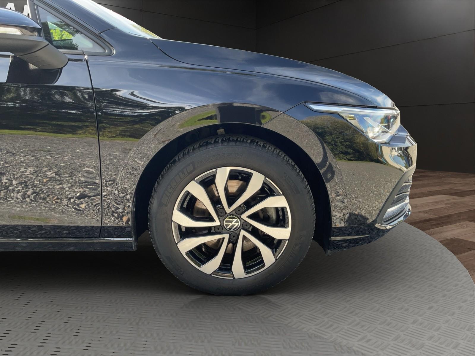 Volkswagen Golf Variant 2.0TDI Active LED+Navi+CarPlay+ACC