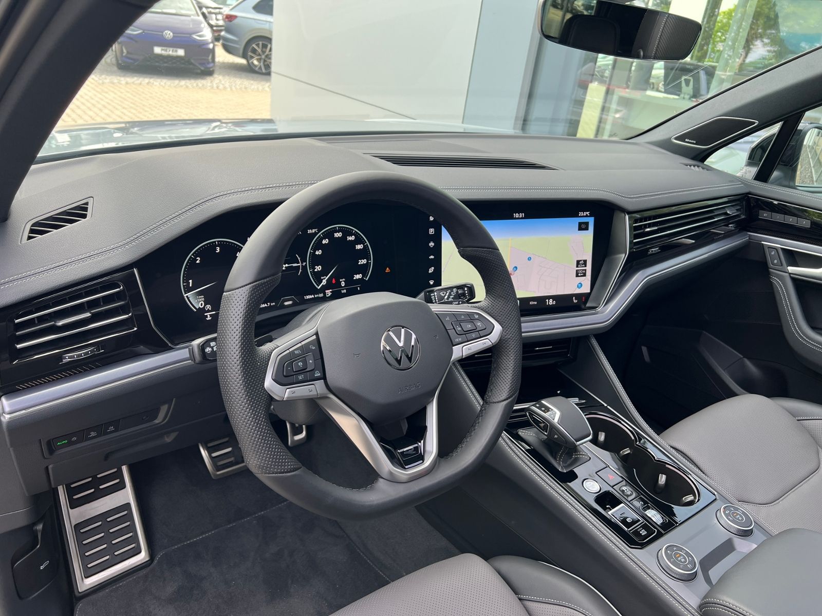 Fahrzeugabbildung Volkswagen Touareg R-Line 3.0 TDI *BlackStyle, AHK, Luft, P