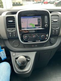 Renault Trafic - 12