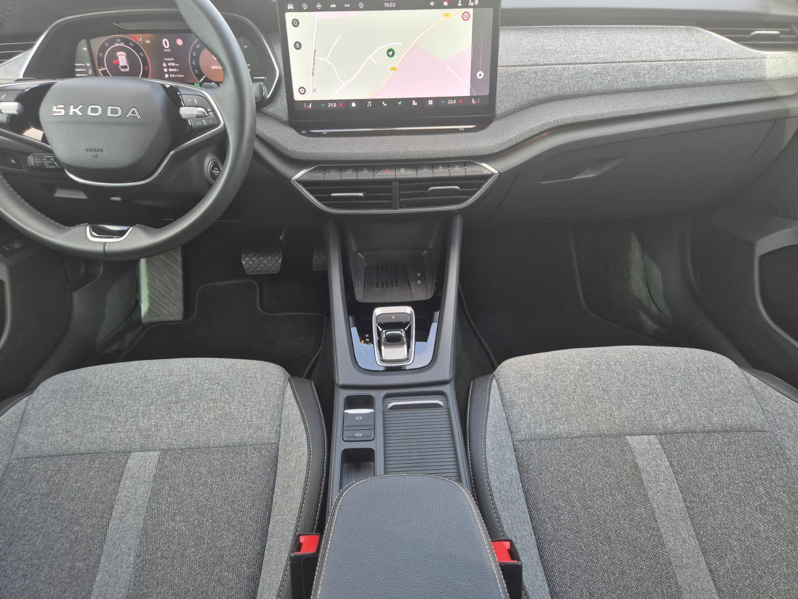 Fahrzeugabbildung SKODA Octavia 1.5 eTSI DSG Selection LED*AHK*5J-Gar.