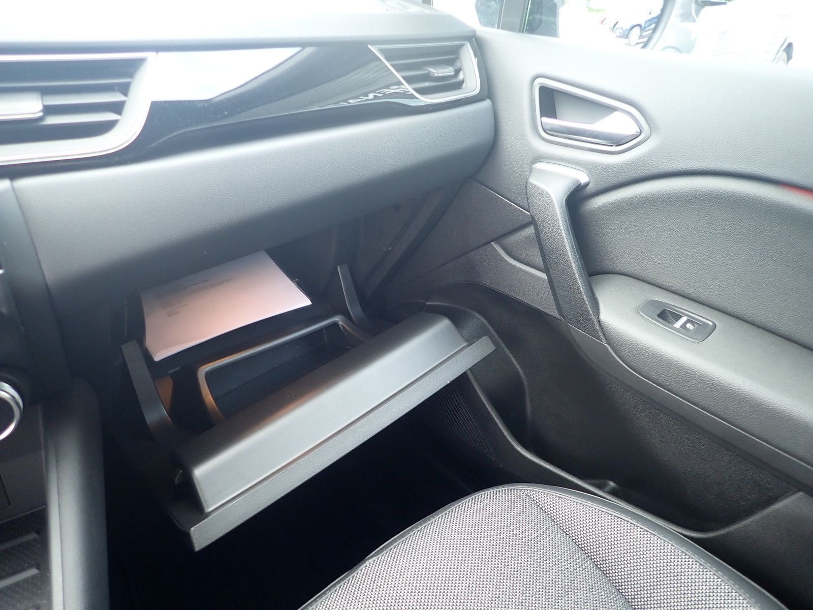 Fahrzeugabbildung Renault Captur Rive Gauche TCe 160 EDC