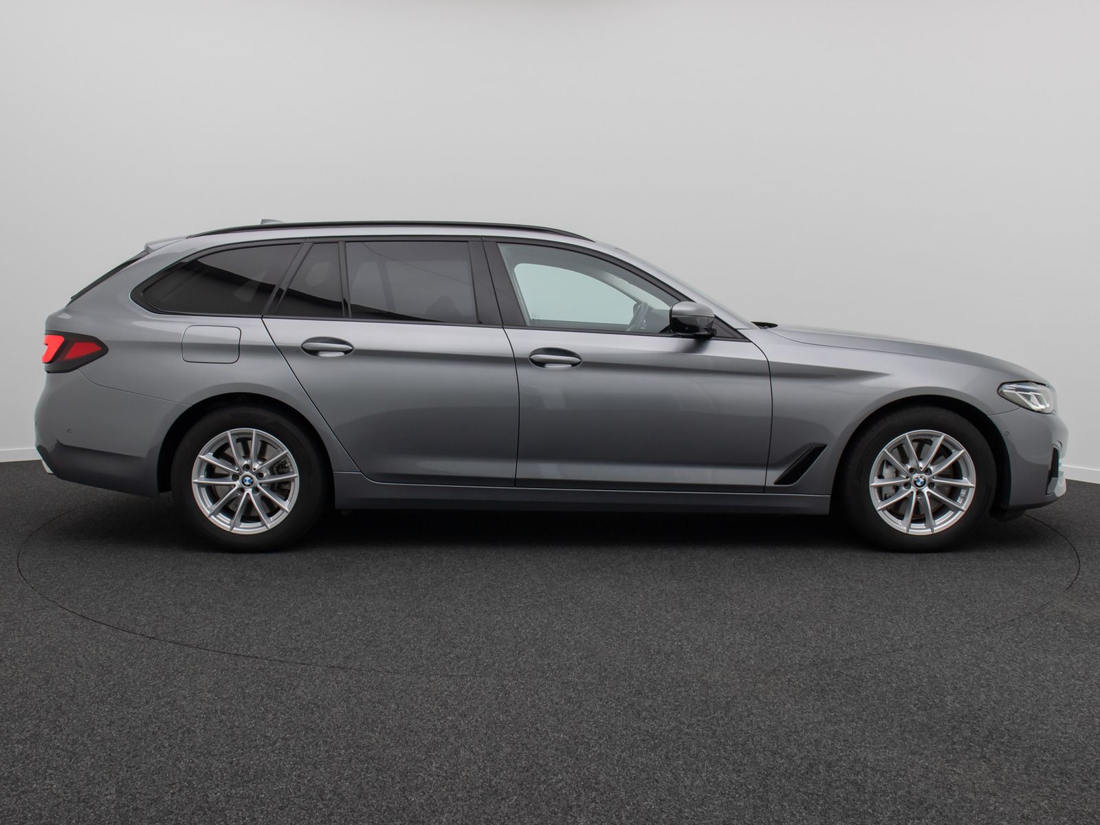Fahrzeugabbildung BMW 530d Panorama Laser HUD 360&deg; DAB Leder Komfort