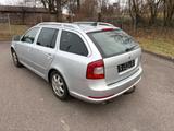 Skoda Octavia Combi RS 2,0 Benzin Automatik AHK Leder - Skoda Octavia aus 2010: RS