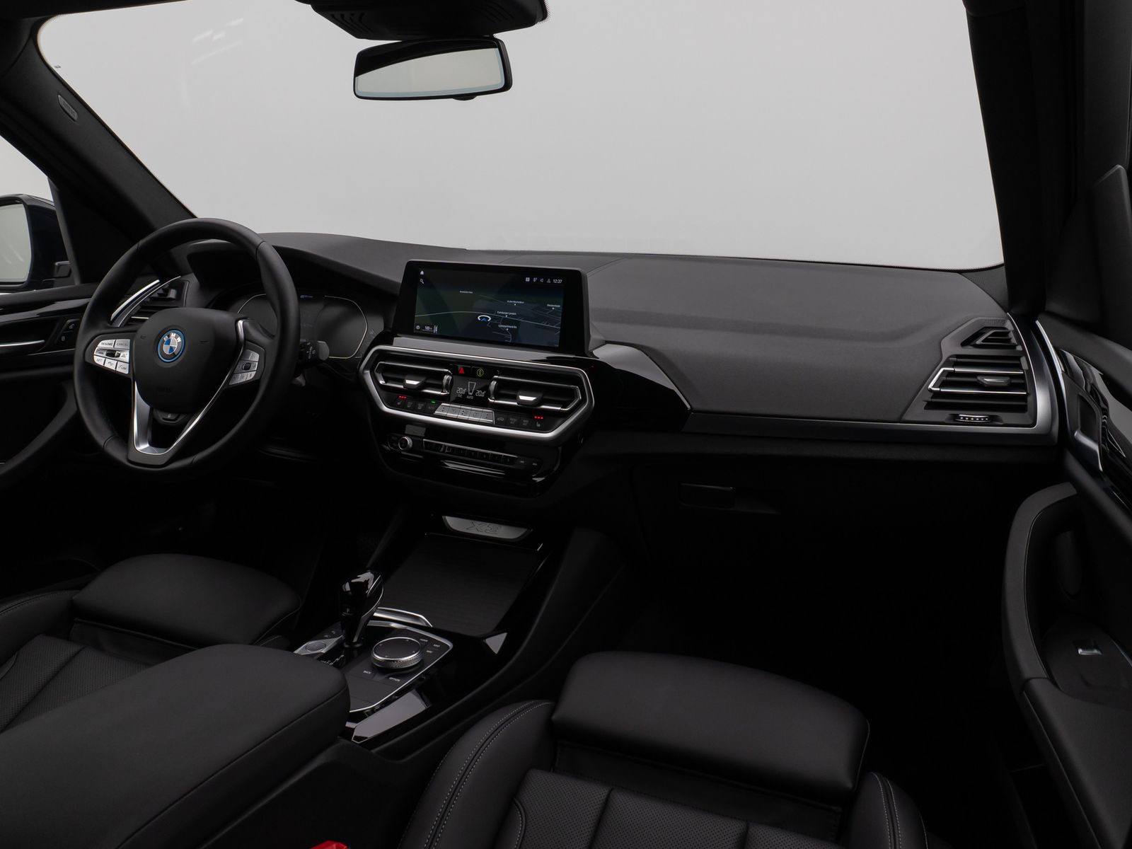 Fahrzeugabbildung BMW X3 xD30e Kamera HUD Lenkrhzg Stop&Go AHK Sport