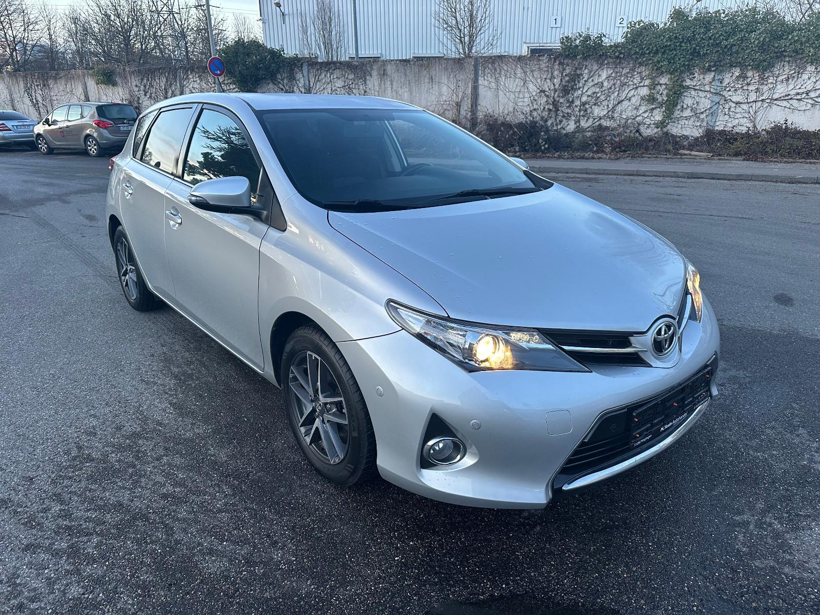 Toyota Auris Edition 1,4-l-D-4D,Navi,Kamera,Sitzh.,Temp