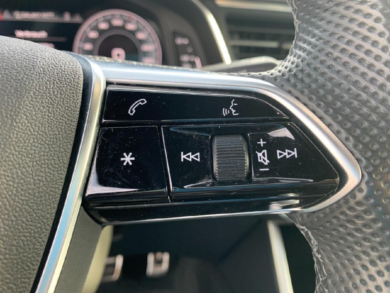 Fahrzeugabbildung Audi A6 Avant 55 TFSI e quattro sport +Business-Paket