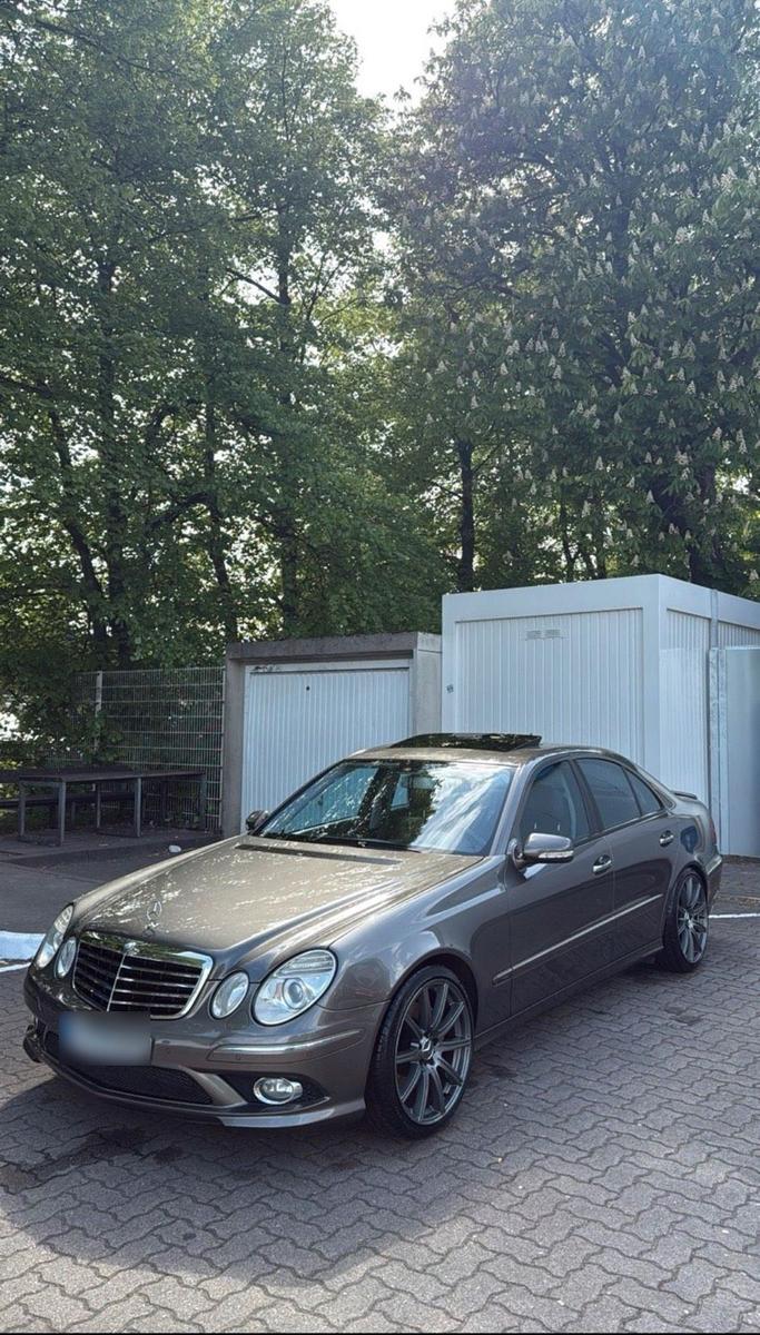Mercedes-Benz E 320