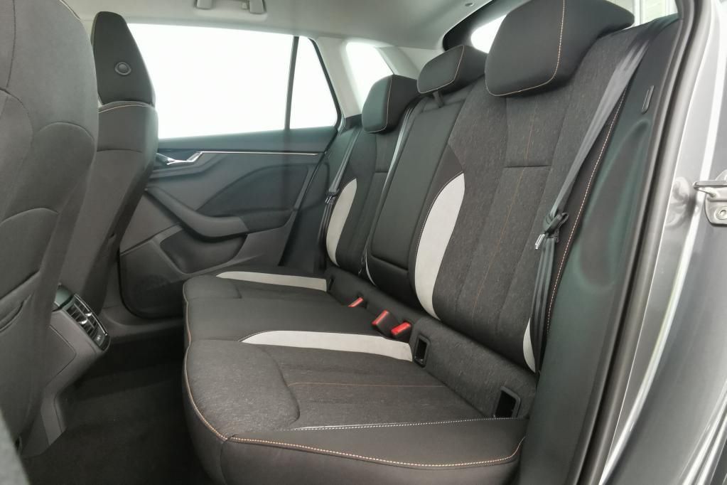 Skoda Kamiq Selection 1.0 TSI Klima*PDC*RFK*SH