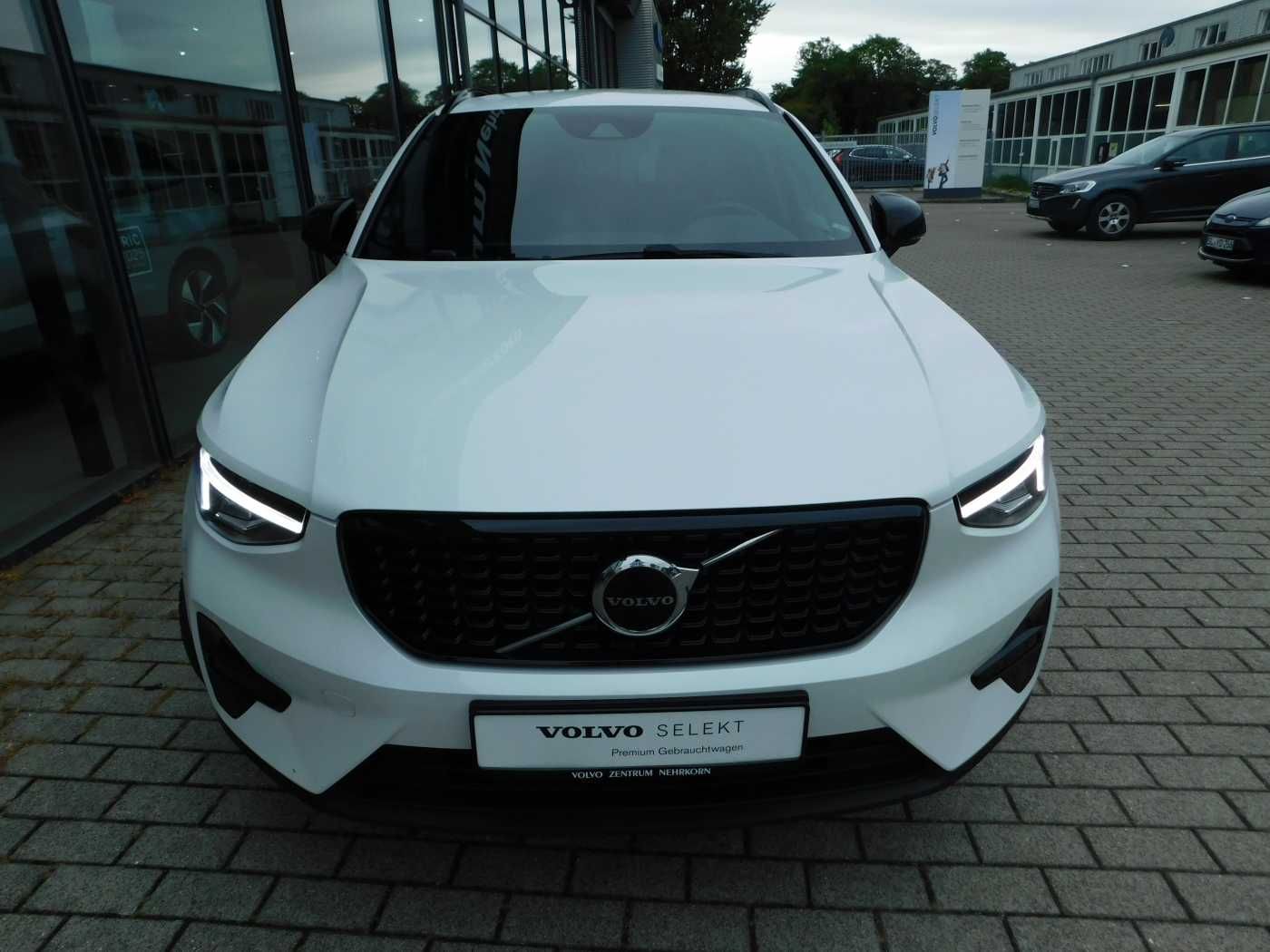 Fahrzeugabbildung Volvo XC40 T4 Recharge Plus Dark